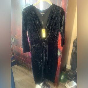 ALEXIA ADMOR Juliana Velvet Dress in Black WOMEN'S XS